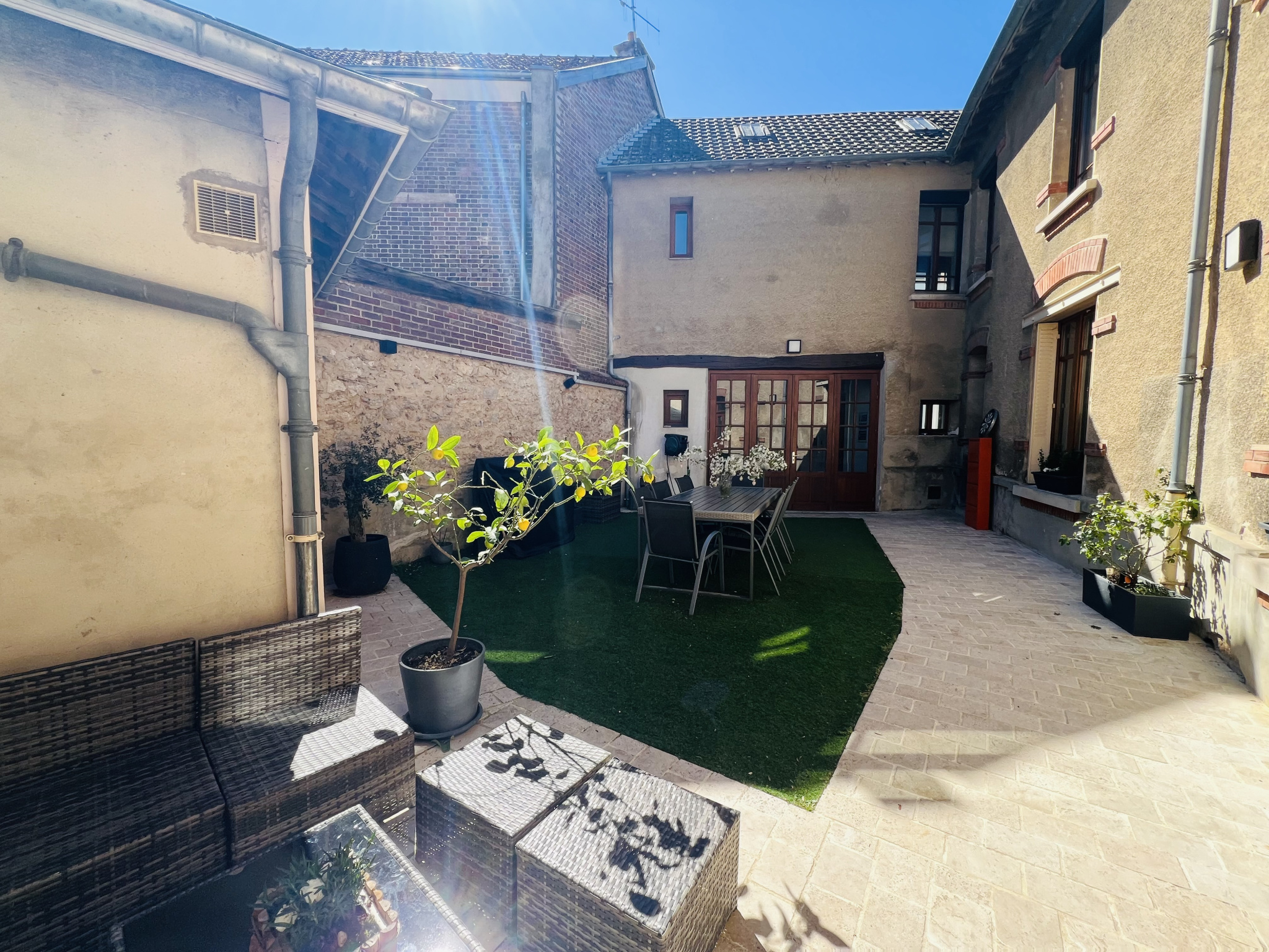 VILLERS-ALLERAND - MAISON DE MAITRE TYPE 7 PIECES DE 180 m2